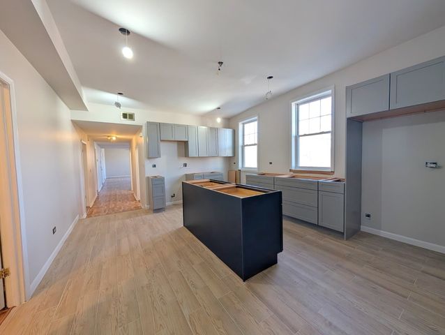 1825 N Kedzie Avenue 1, Chicago, IL 60647