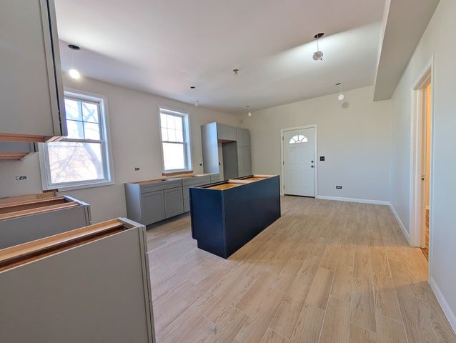 1825 N Kedzie Avenue 1, Chicago, IL 60647