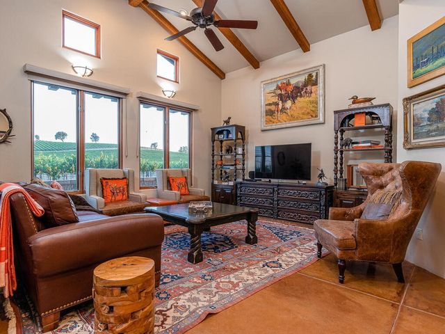 7790 Airport Road, Paso Robles, CA 93446