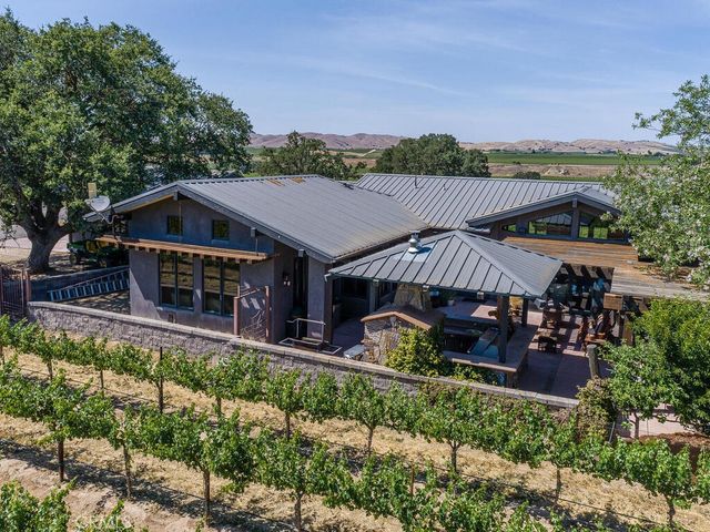 7790 Airport Road, Paso Robles, CA 93446
