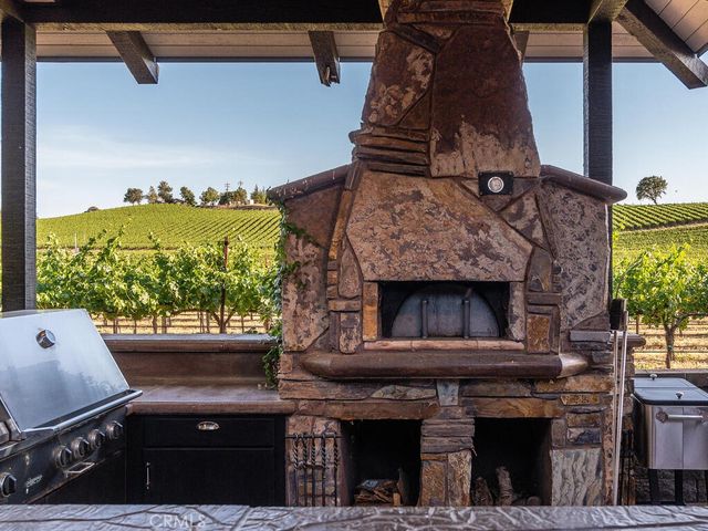 7790 Airport Road, Paso Robles, CA 93446