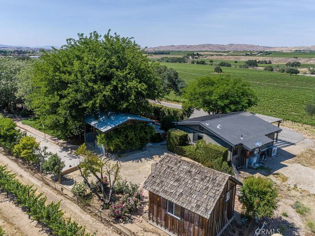7790 Airport Road, Paso Robles, CA 93446