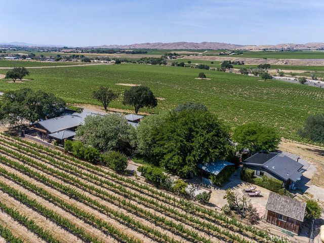 7790 Airport Road, Paso Robles, CA 93446