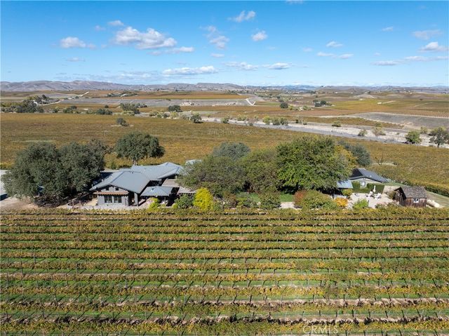 7790 Airport Road, Paso Robles, CA 93446