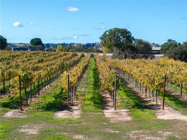 7790 Airport Road, Paso Robles, CA 93446