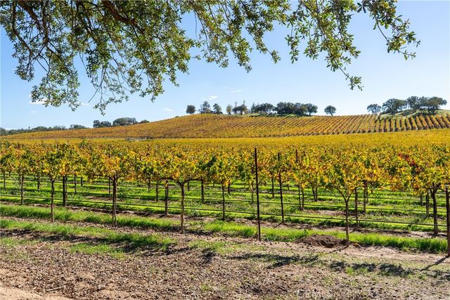 7790 Airport Road, Paso Robles, CA 93446