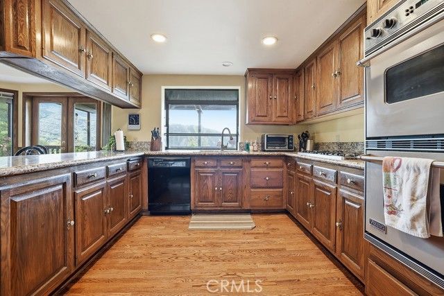 24300 Sylvan Glen, Calabasas, CA 91302