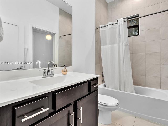 4936 Whispering Way, Dania Beach, FL 33312