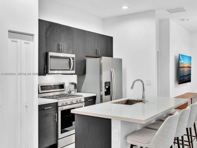 4936 Whispering Way, Dania Beach, FL 33312
