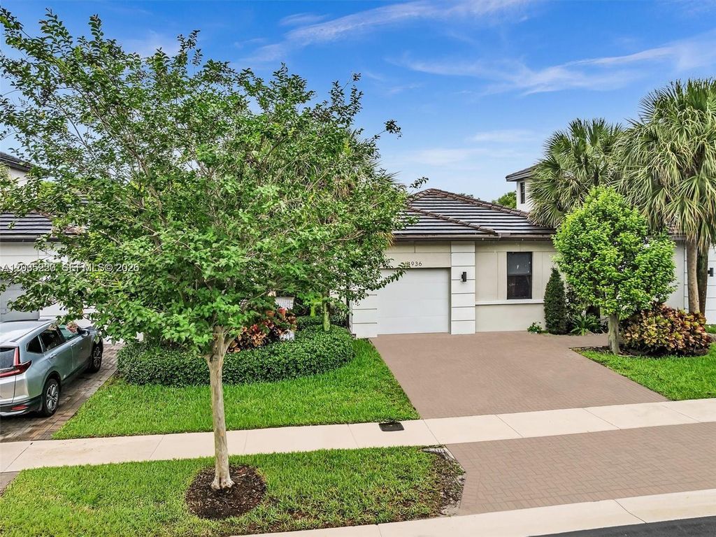 4936 Whispering Way, Dania Beach, FL 33312