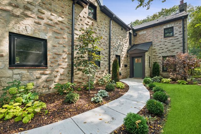 120 Crescent Drive, Glencoe, IL 60022