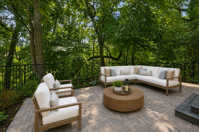 120 Crescent Drive, Glencoe, IL 60022