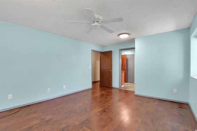 215 S Moen St, Greenacres, WA 99016