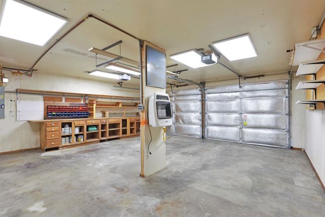 215 S Moen St, Greenacres, WA 99016