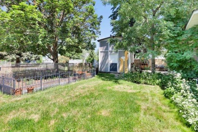 215 S Moen St, Greenacres, WA 99016