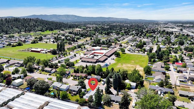 215 S Moen St, Greenacres, WA 99016