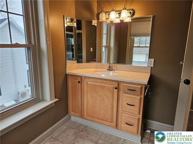8115 MAIN Street, Upper Macungie Twp, PA 18051