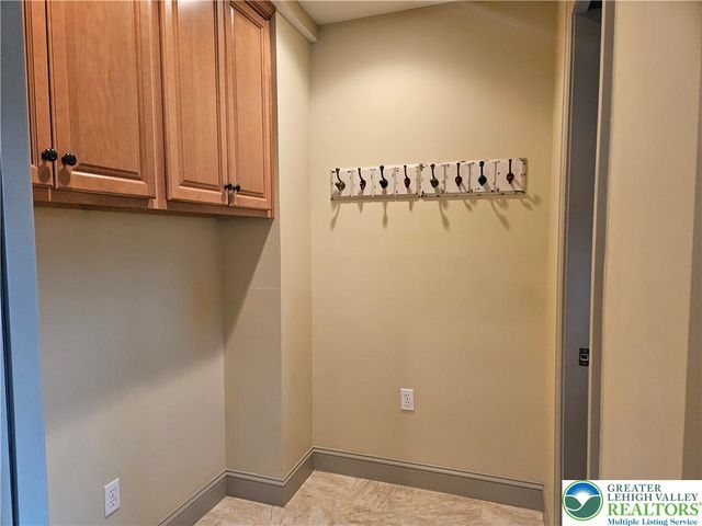 8115 MAIN Street, Upper Macungie Twp, PA 18051