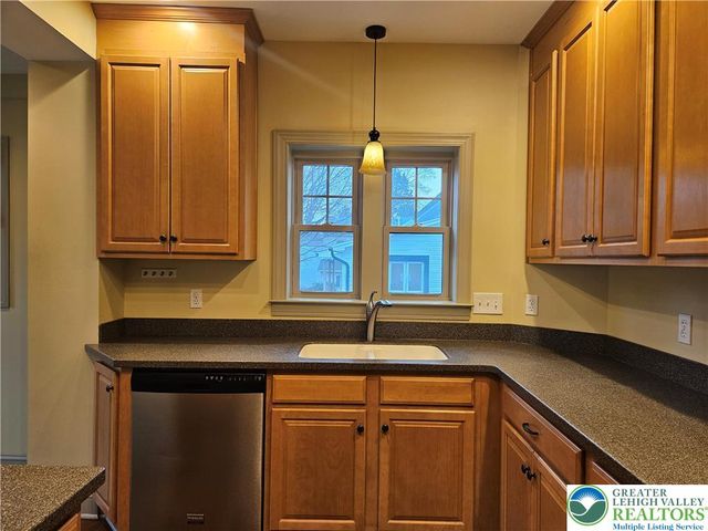 8115 MAIN Street, Upper Macungie Twp, PA 18051
