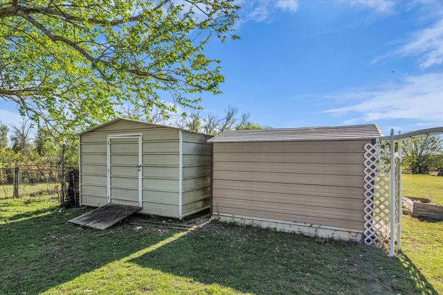 982 N Houston Street, Lorena, TX 76655