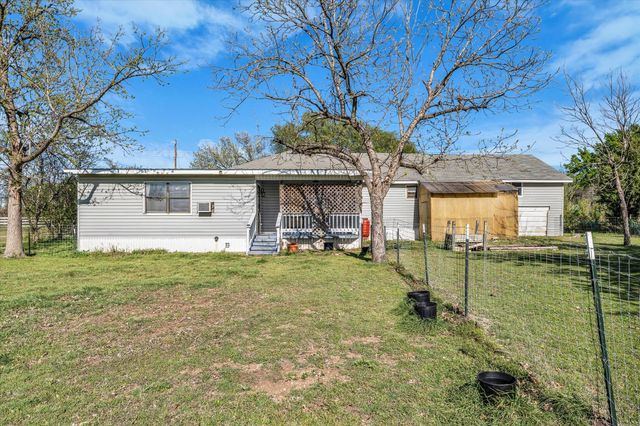 982 N Houston Street, Lorena, TX 76655