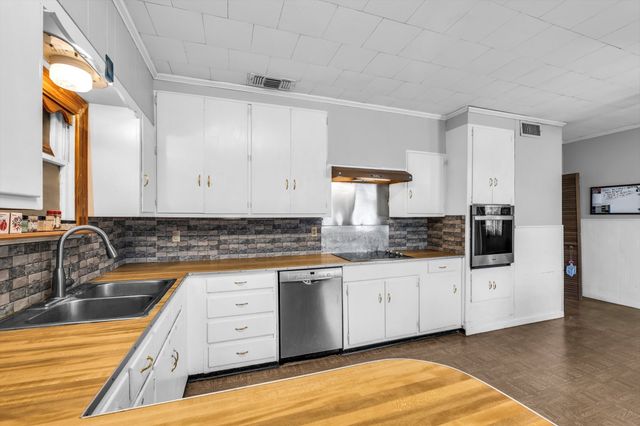 982 N Houston Street, Lorena, TX 76655