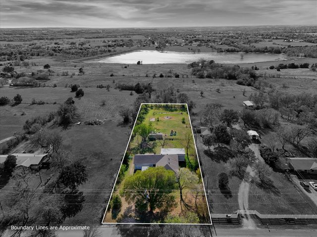 982 N Houston Street, Lorena, TX 76655