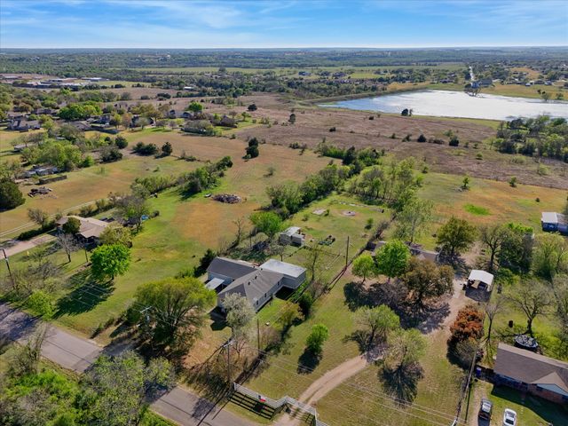 982 N Houston Street, Lorena, TX 76655