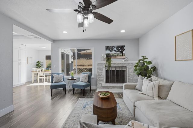 8128 Canyon Oak Dr, Citrus Heights, CA 95610