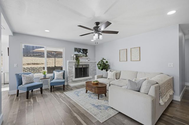 8128 Canyon Oak Dr, Citrus Heights, CA 95610