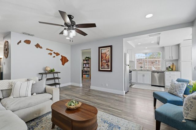 8128 Canyon Oak Dr, Citrus Heights, CA 95610