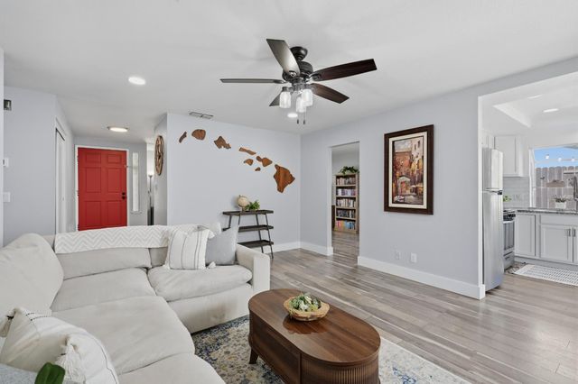 8128 Canyon Oak Dr, Citrus Heights, CA 95610