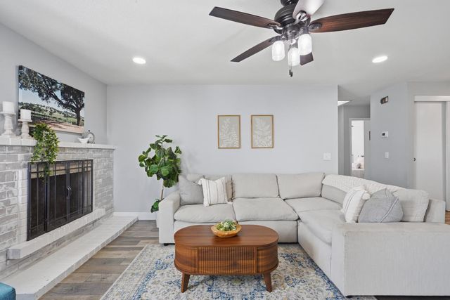 8128 Canyon Oak Dr, Citrus Heights, CA 95610