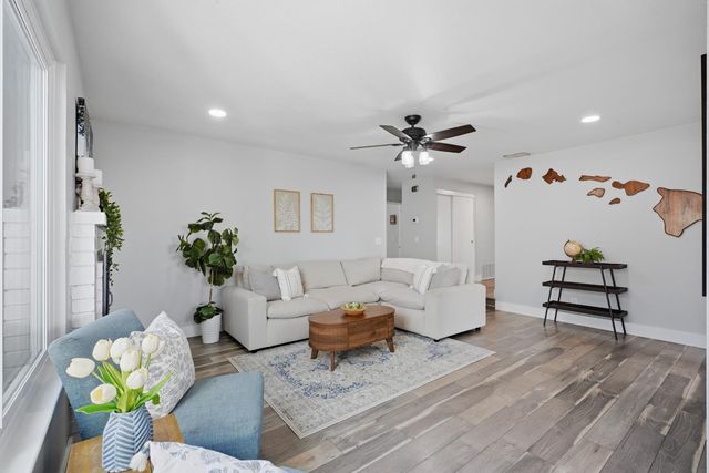 8128 Canyon Oak Dr, Citrus Heights, CA 95610