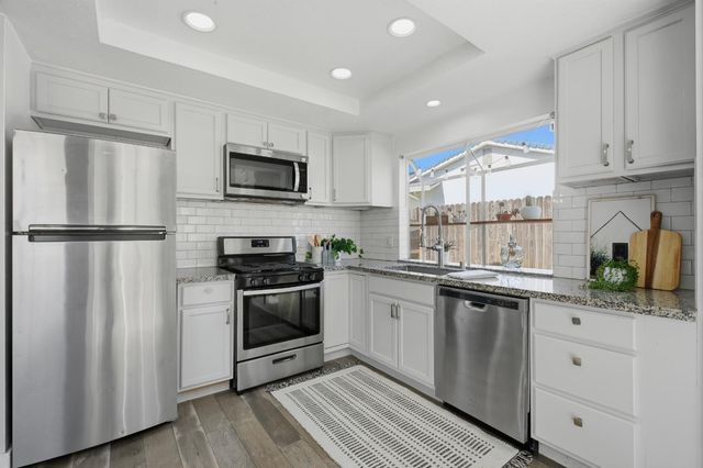 8128 Canyon Oak Dr, Citrus Heights, CA 95610