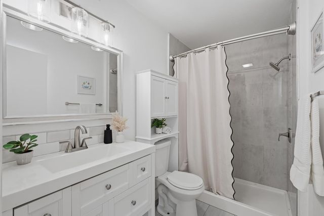 8128 Canyon Oak Dr, Citrus Heights, CA 95610