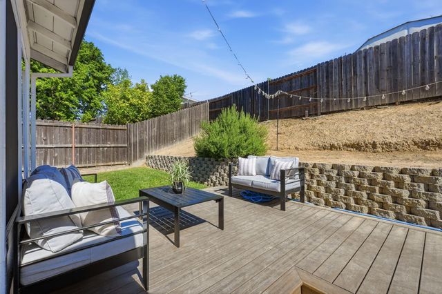 8128 Canyon Oak Dr, Citrus Heights, CA 95610