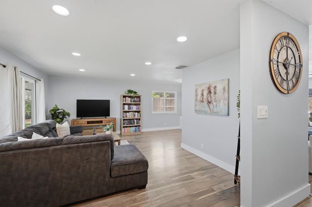 8128 Canyon Oak Dr, Citrus Heights, CA 95610