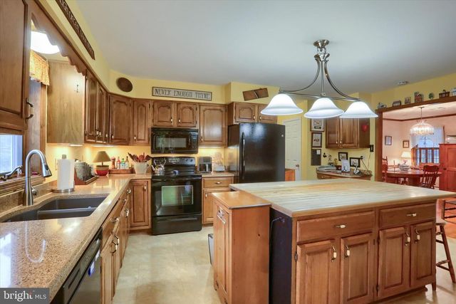 1854 W LISBURN ROAD, Carlisle, PA 17015