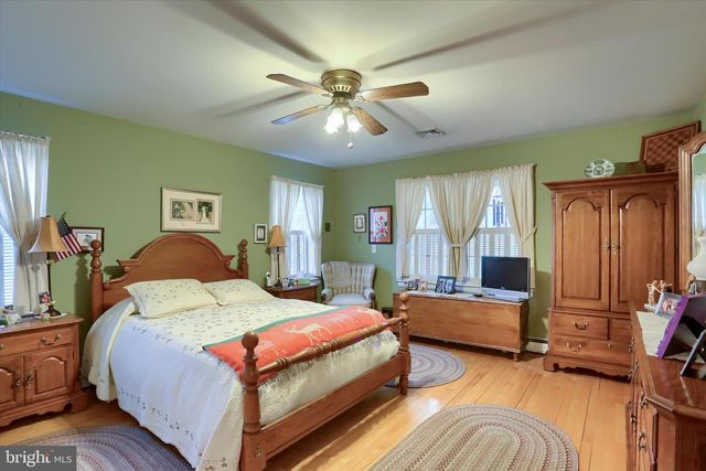 1854 W LISBURN ROAD, Carlisle, PA 17015