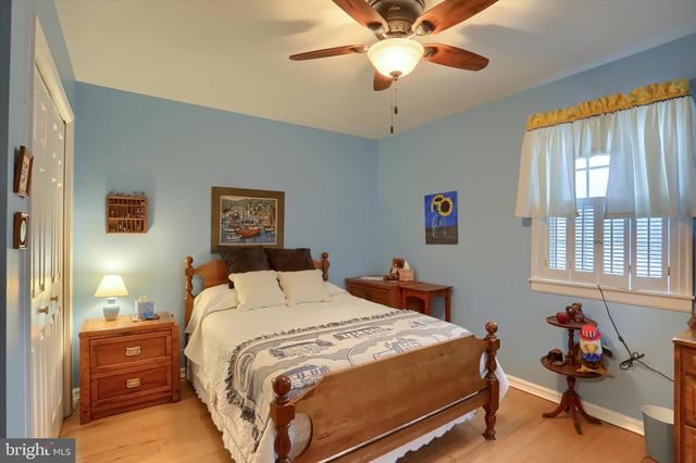 1854 W LISBURN ROAD, Carlisle, PA 17015