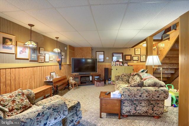 1854 W LISBURN ROAD, Carlisle, PA 17015