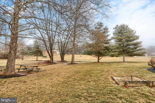 1854 W LISBURN ROAD, Carlisle, PA 17015