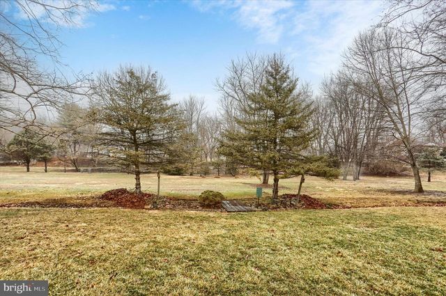 1854 W LISBURN ROAD, Carlisle, PA 17015