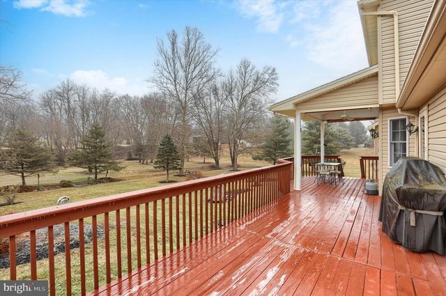 1854 W LISBURN ROAD, Carlisle, PA 17015