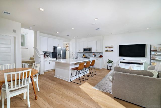 10992 Lotta Ct, San Diego, CA 92126