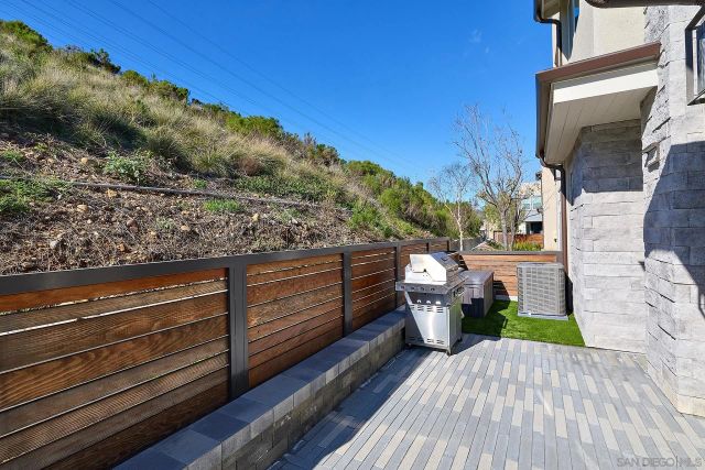 10992 Lotta Ct, San Diego, CA 92126