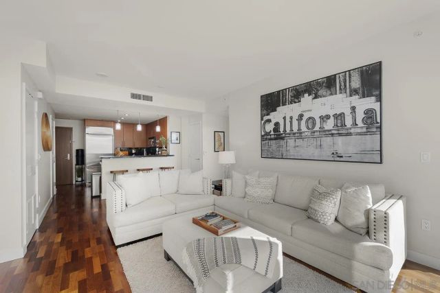 325 7th Avenue 1006, San Diego, CA 92101