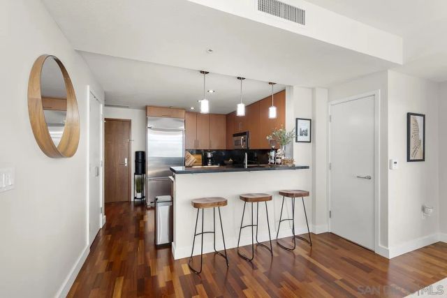 325 7th Avenue 1006, San Diego, CA 92101