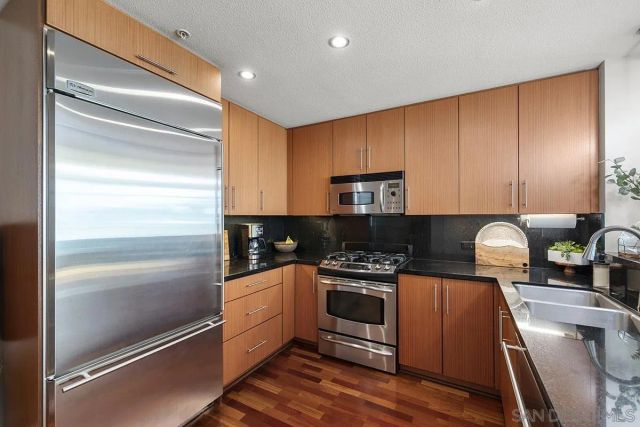 325 7th Avenue 1006, San Diego, CA 92101